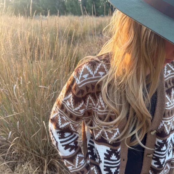 New Western Geometric Aztec Brown Knit Cardigan Sweater V-Neck Cowichan Top - Picture 2 of 6